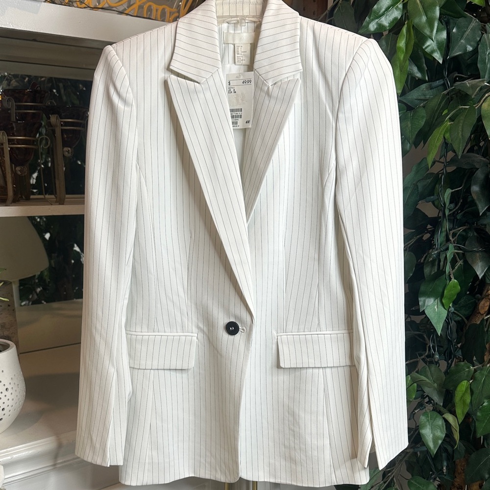 🆕H&M White with Black Pinstripe Hourglass Single Button Blazer, 6